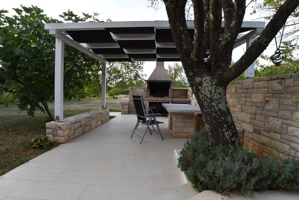 Holiday Home Brhanici Svetvinčenat エクステリア 写真