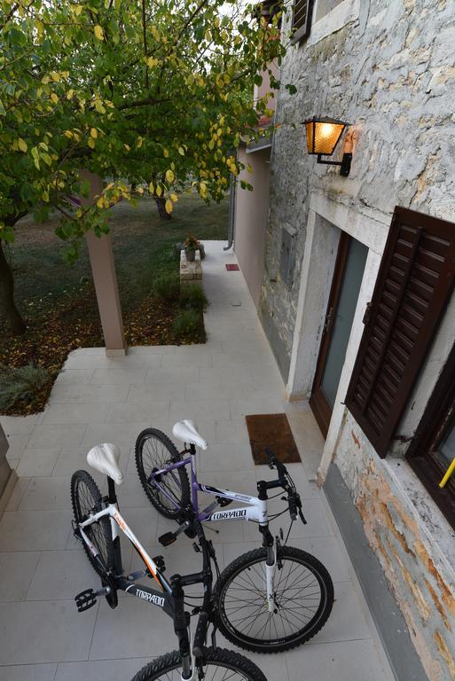 Holiday Home Brhanici Svetvinčenat エクステリア 写真